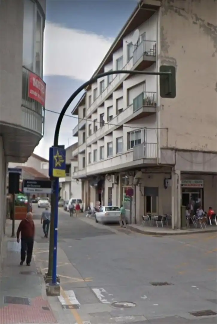 Vista exterior de Nau industrial de lloguer en Xinzo de Limia amb Calefacció