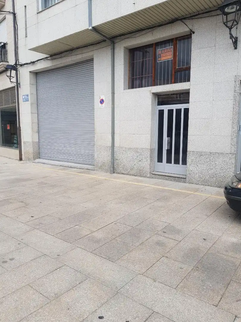Vista exterior de Nau industrial de lloguer en Xinzo de Limia amb Calefacció