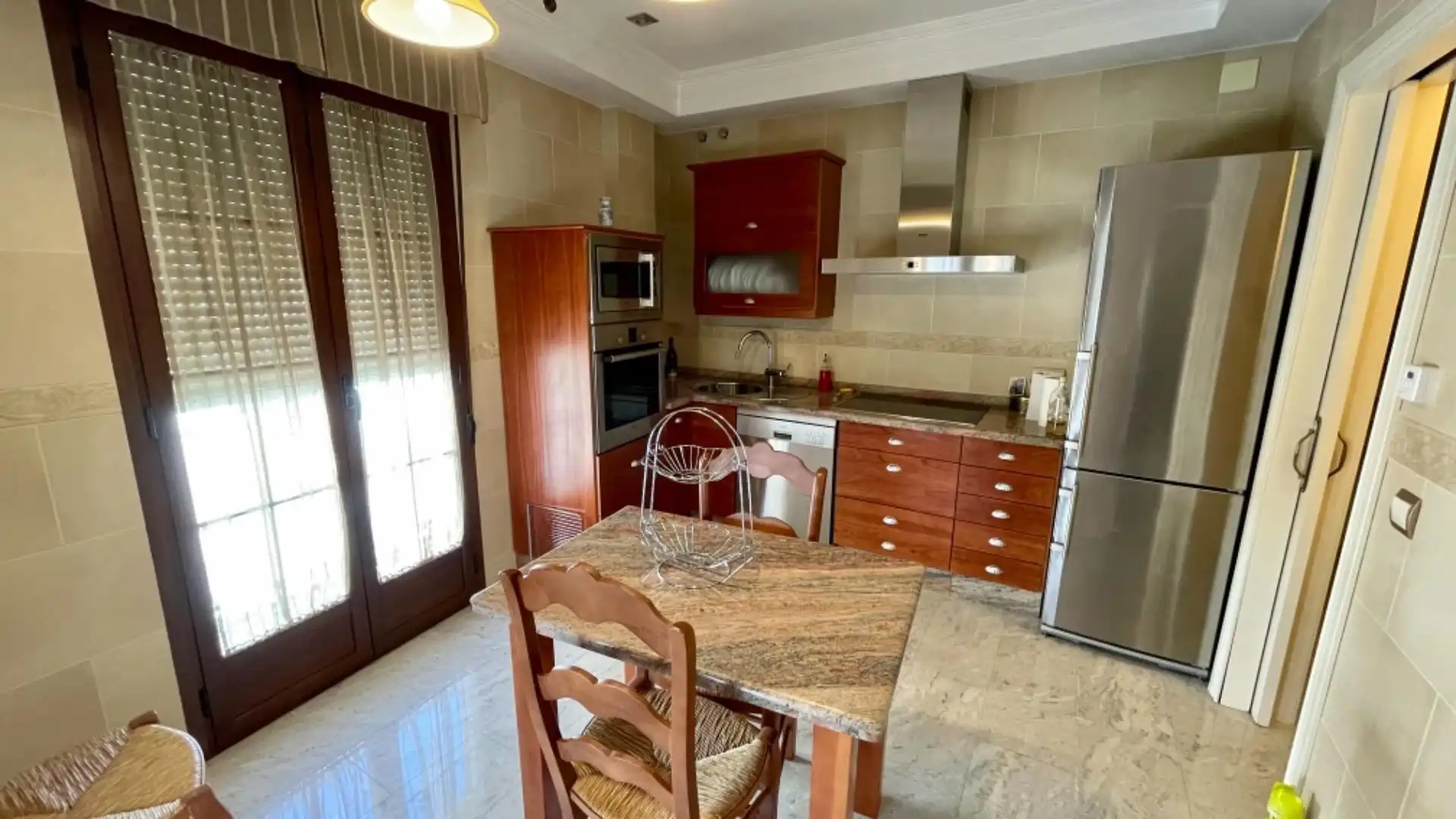 Casa adosada en venta en Calle Corredera, 1, Castro del Río Cocina de Casa adosada en venta en Castro del Río con Aire acondicionado, Calefacción y Terraza
