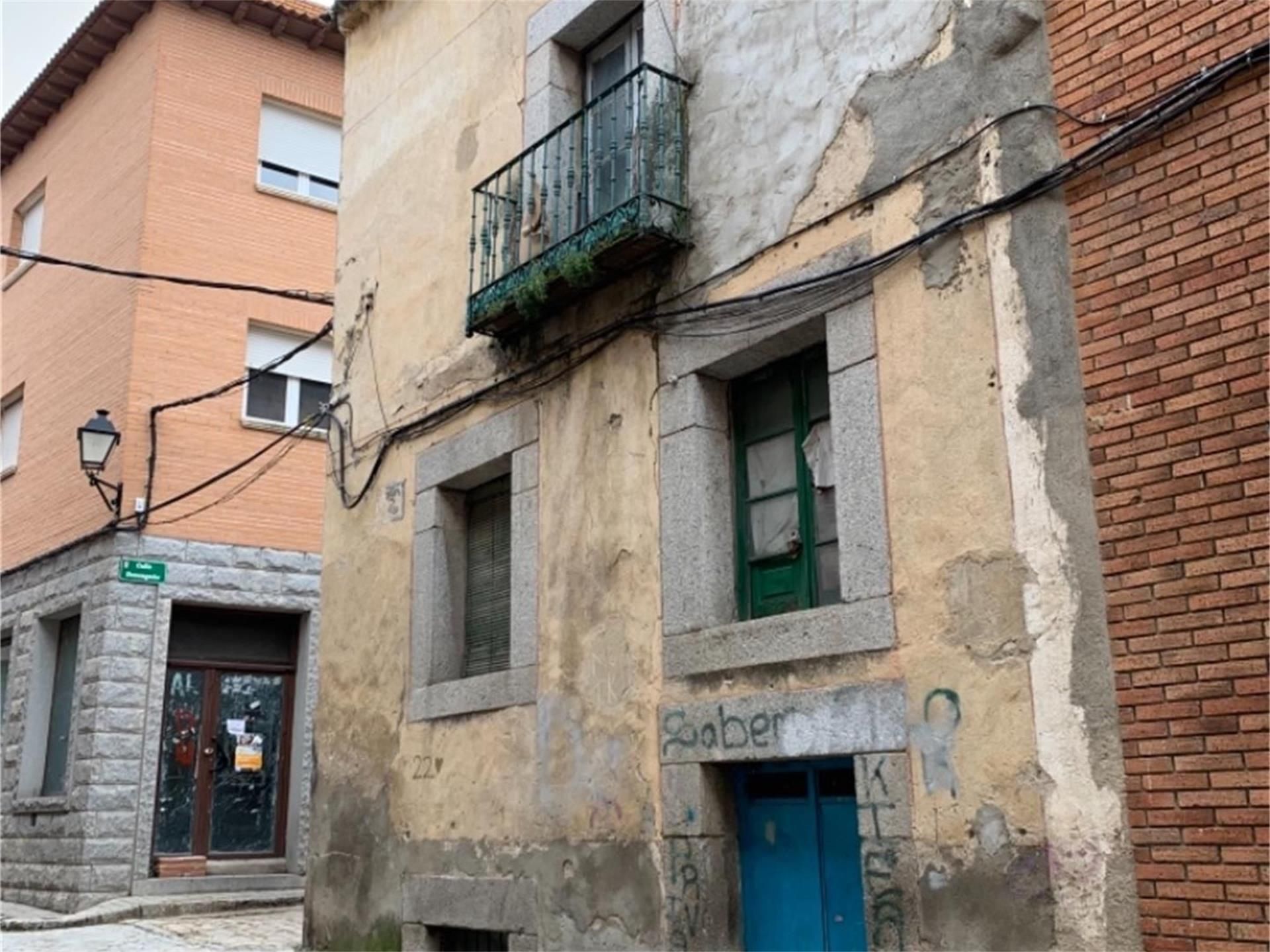 Vista exterior de Casa adosada en venta en El Hoyo de Pinares 