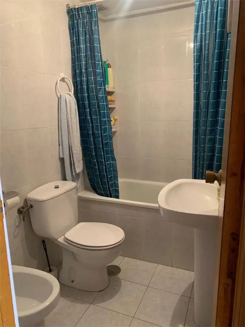 Detached homes for sale in Calle Enmedio, Iniéstola Bathroom of Detached homes for sale in Iniéstola with Furnished