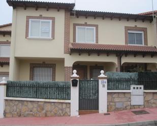 Exterior view of Single-family semi-detached for sale in Santa María del Val  with Terrace