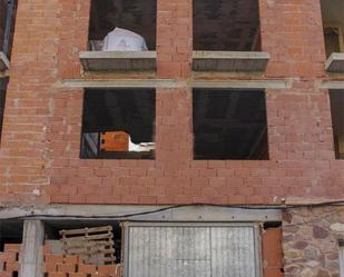 Vista exterior de Casa adosada en venda en Azuébar amb Terrassa i Balcó