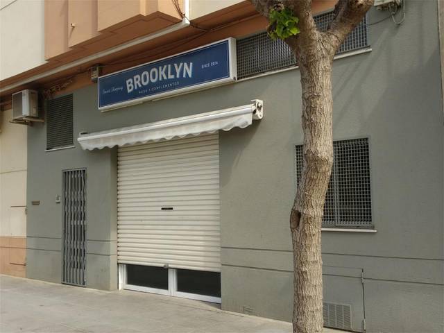 Local comercial en Venta en Calle de Valencia, 31 en Zona Papa Luna - Platja del Gurugú