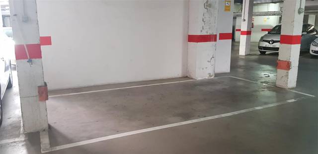 Garaje en Venta en Avenida de Emilio Lemos en Colores -  Entreparques