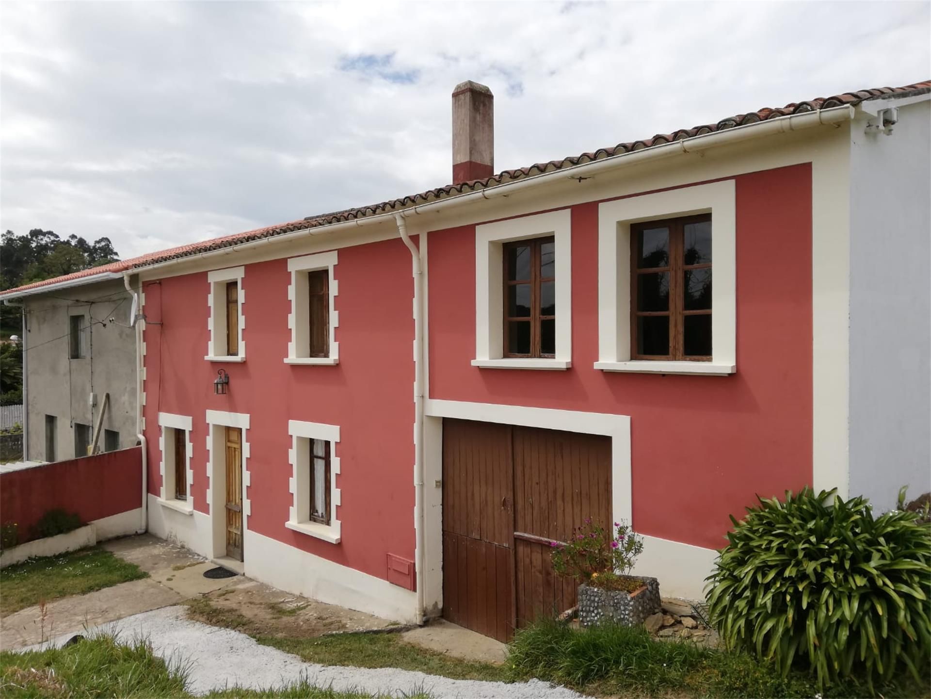 Vista exterior de Casa adosada en venda en Cabanas amb Jardí privat, Terrassa i Traster