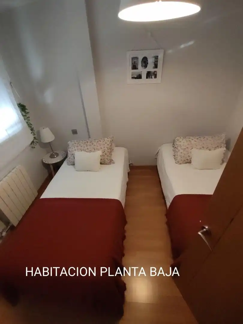 Casa adosada en venta en Carretera de Aldealengua, 55, Rollo - Puente Ladrillo Habitación de Casa adosada en venta en Salamanca con Calefacción, Amueblado y Balcón