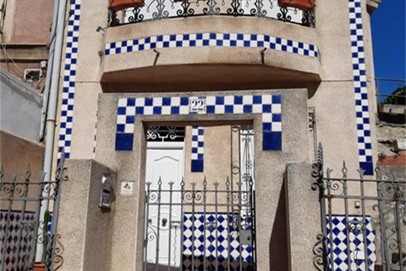 Casa adosada en venta en Avenida África, Muelle, Ceuta - imagen 1 Foto 1 de Casa adosada en venta en Avenida África, Muelle, Ceuta