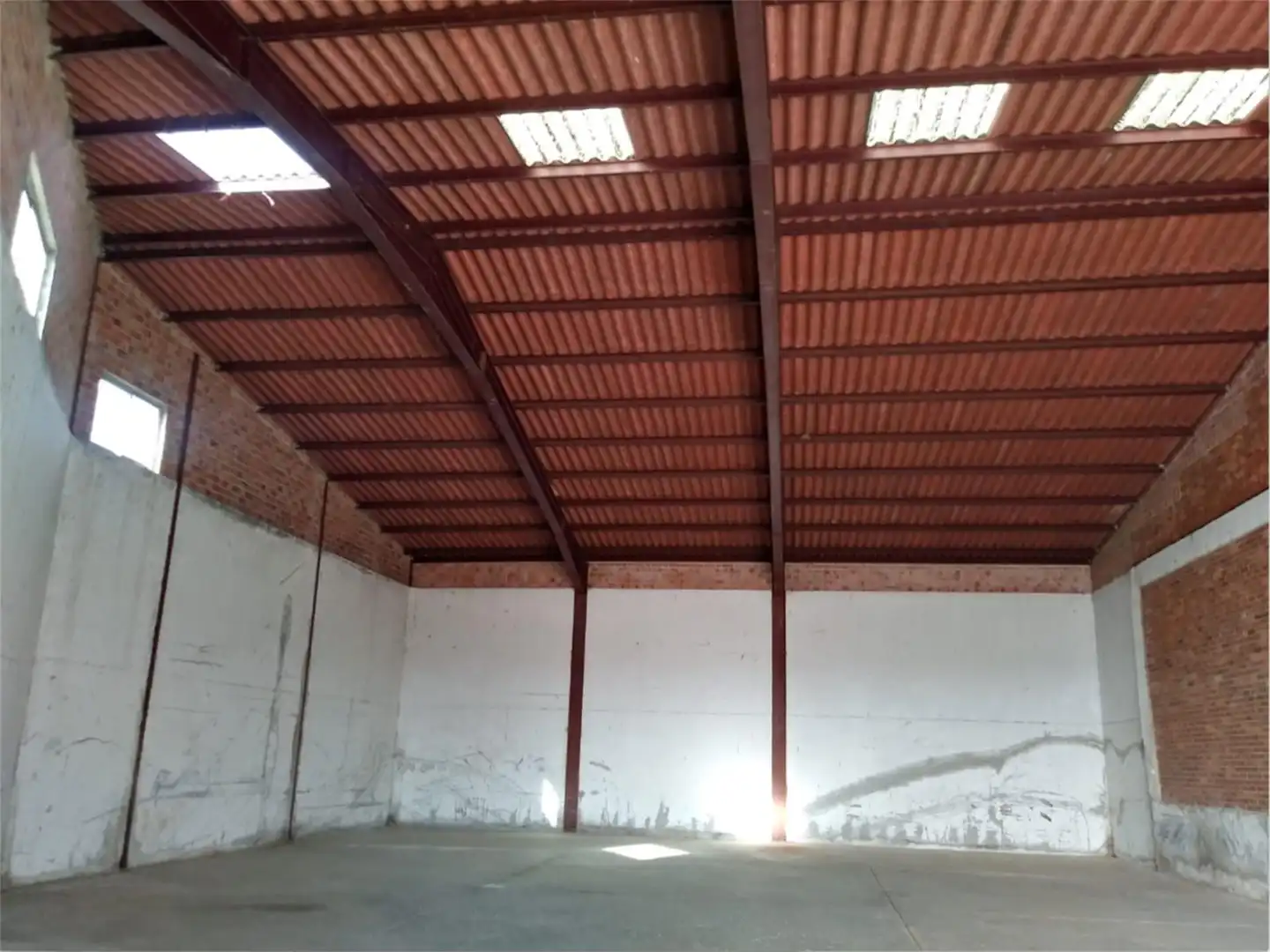 Fabrikhallen zur Miete in Osorno la Mayor