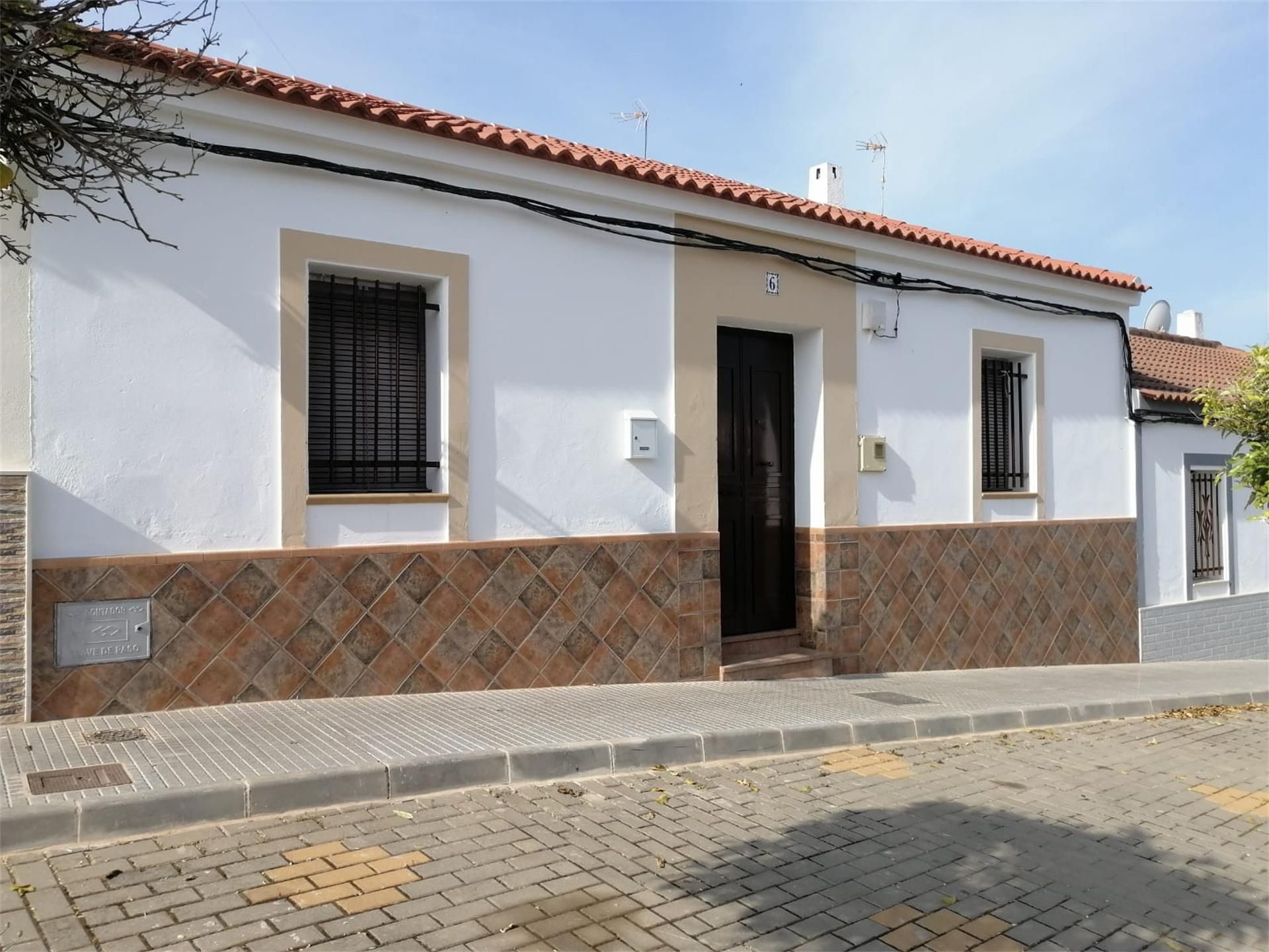 Vista exterior de Casa adosada en venda en El Granado amb Traster, Moblat i Forn
