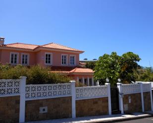 Vista exterior de Casa o xalet en venda en Santa Úrsula amb Terrassa, Piscina i Balcó
