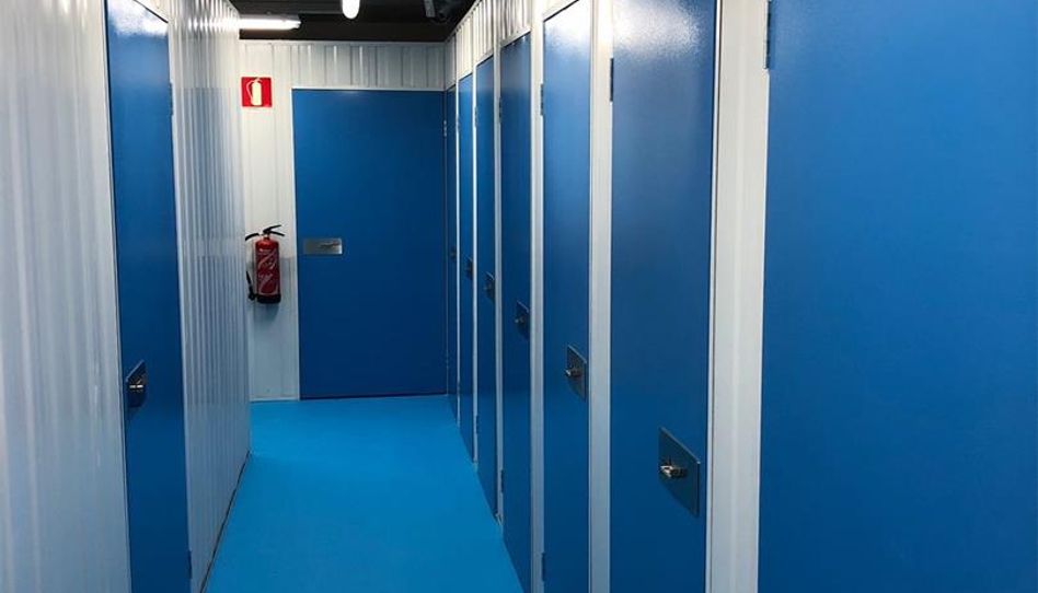 Trastero de alquiler en Calle de Enrique Fuentes, 23, Moscardó, Madrid Capital - imagen 1 Foto 1 de Trastero de alquiler en Calle de Enrique Fuentes, 23, Moscardó, Madrid Capital