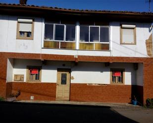 Vista exterior de Casa adosada en venda en Nava