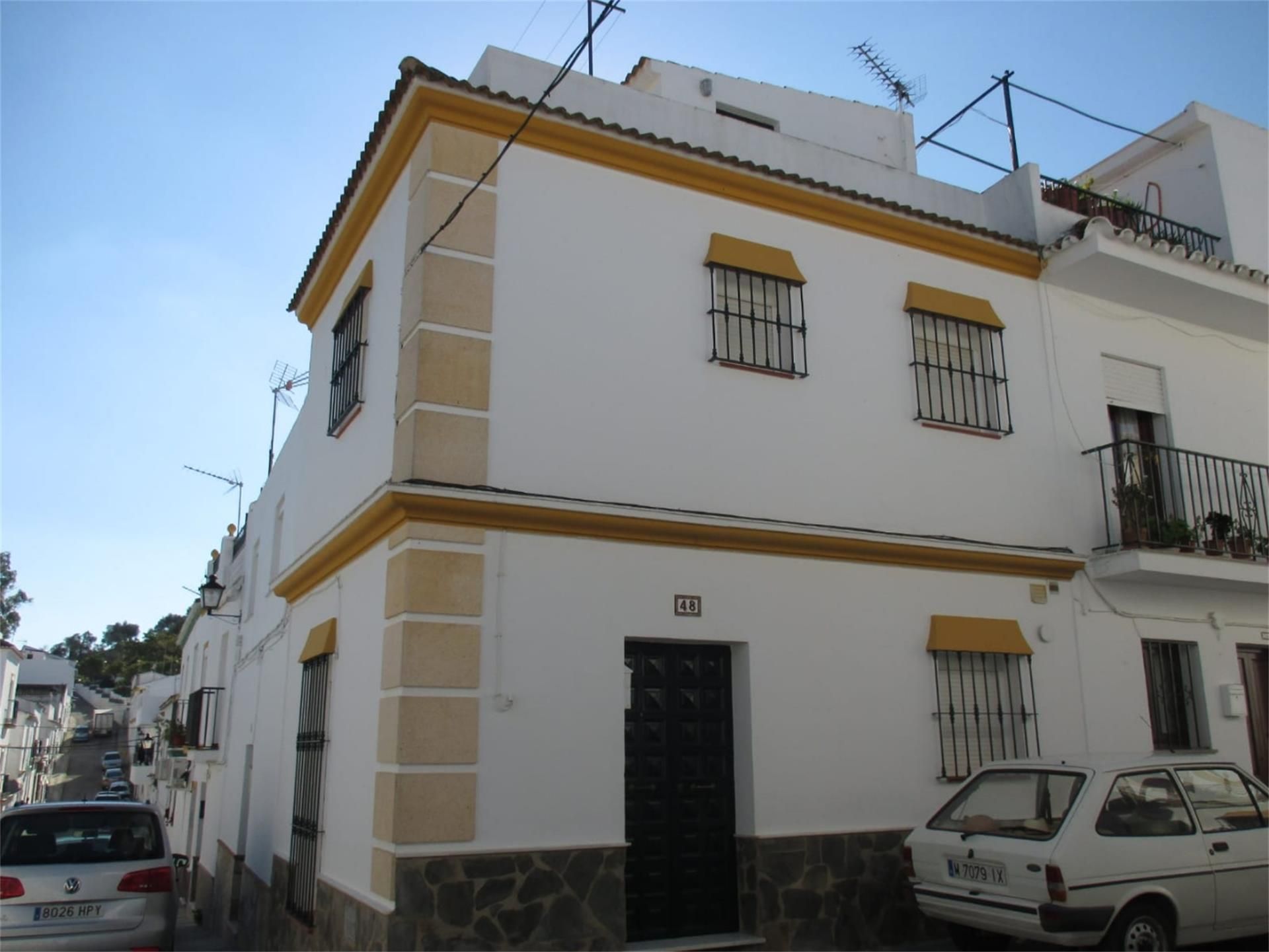Casa adosada en venda a Algar Vista exterior de Casa adosada en venda en Algar amb Terrassa, Moblat i Forn