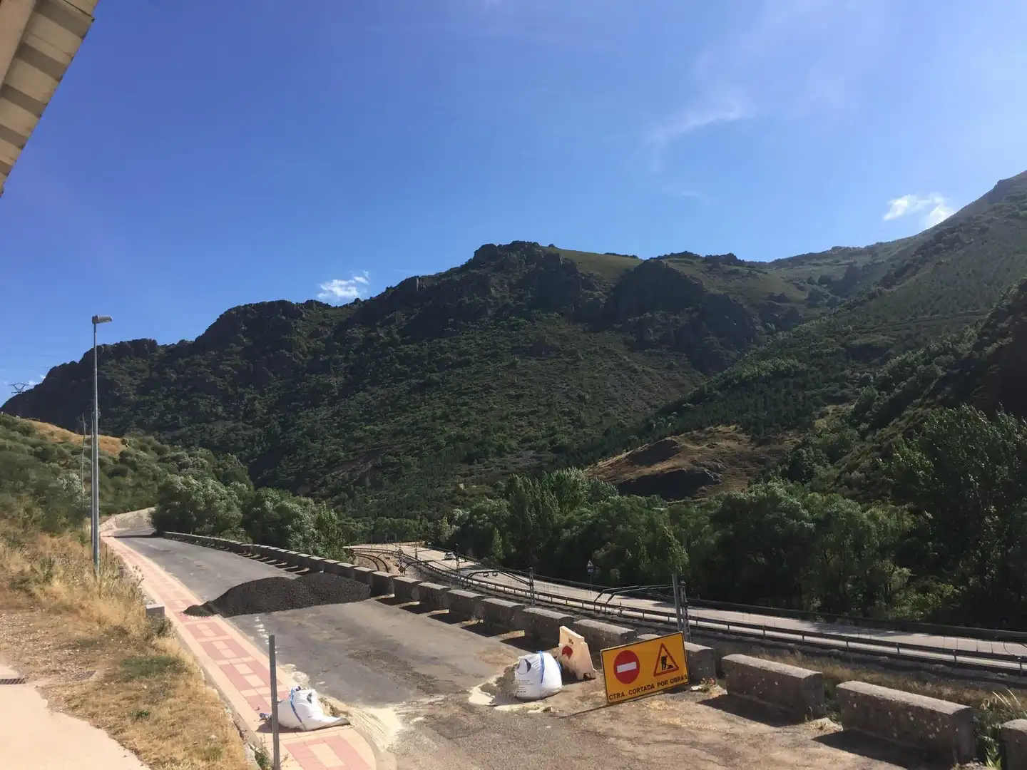 Vista exterior de Casa adosada en venta en Villamanín
