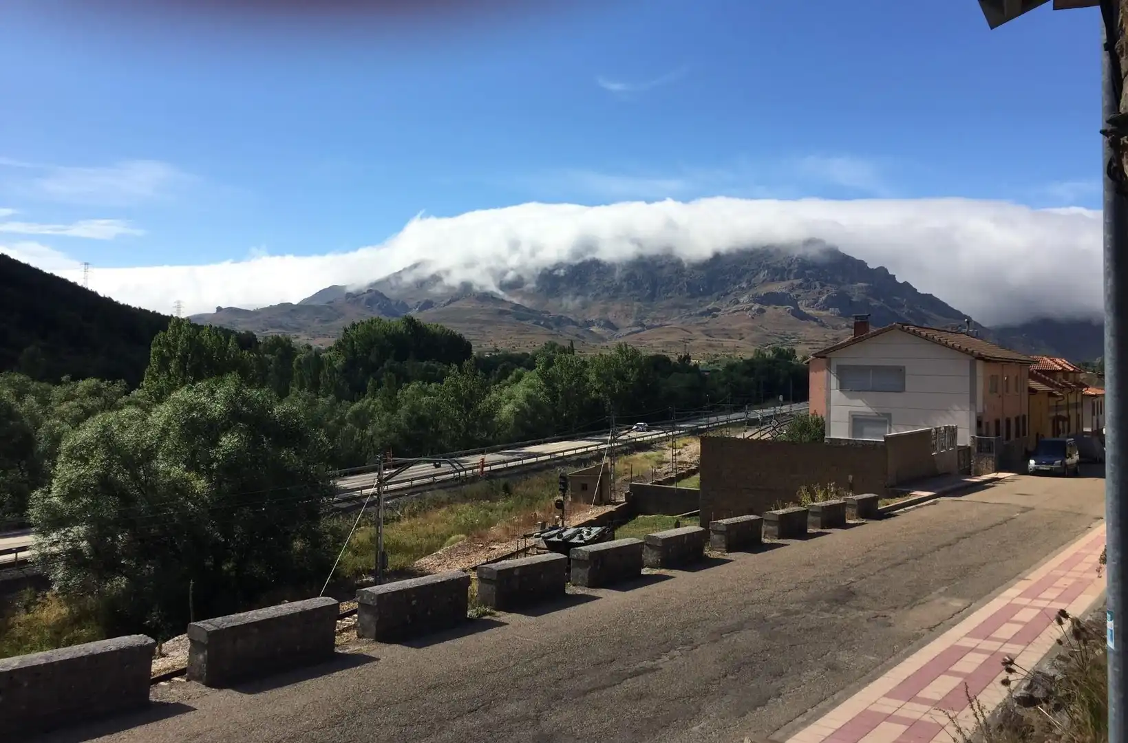 Vista exterior de Casa adosada en venta en Villamanín