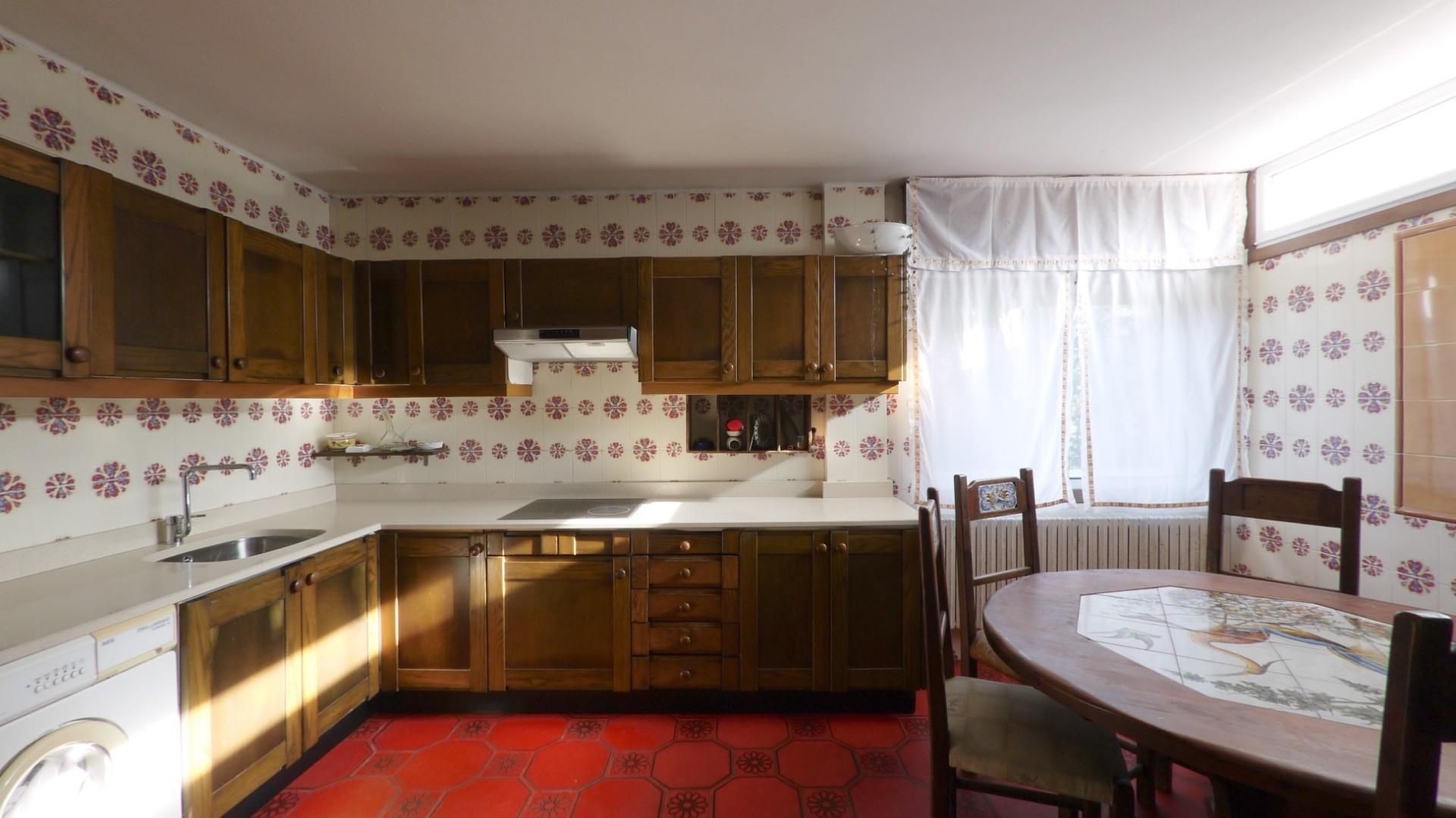 Kitchen of Flat to rent in Gondomar  with Parquet flooring, Furnished and Oven