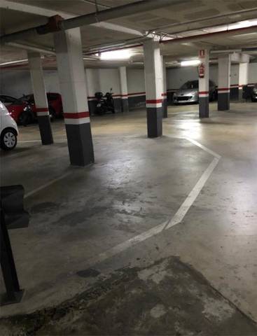 Garaje en Alquiler en Carrer del Baró d'Esponellà en Vilapicina i la Torre Llobeta