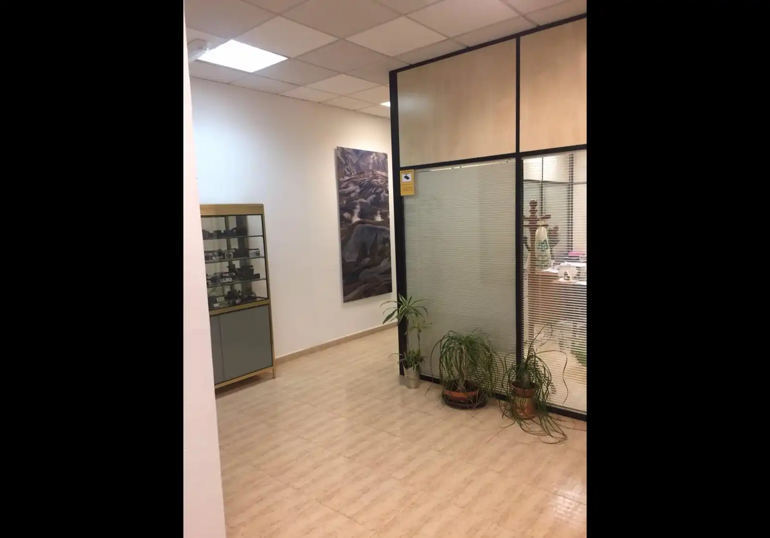 Oficina de alquiler en Avenida de los Hermanos Granda, 21, Rejas