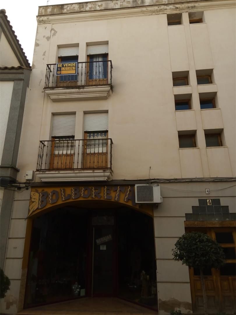 Vista exterior de Dúplex en venda en Villanueva de la Serena amb Terrassa i Balcó