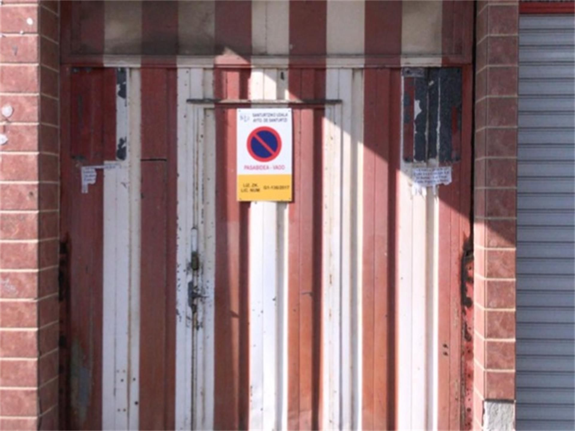 Garaje de alquiler en Travesía Bullón, 6, Las Viñas