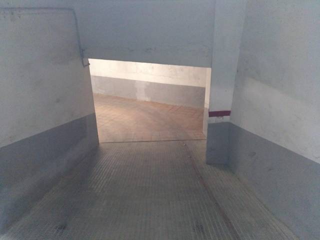 Garaje en Alquiler en Plaça Almoster en Mestral