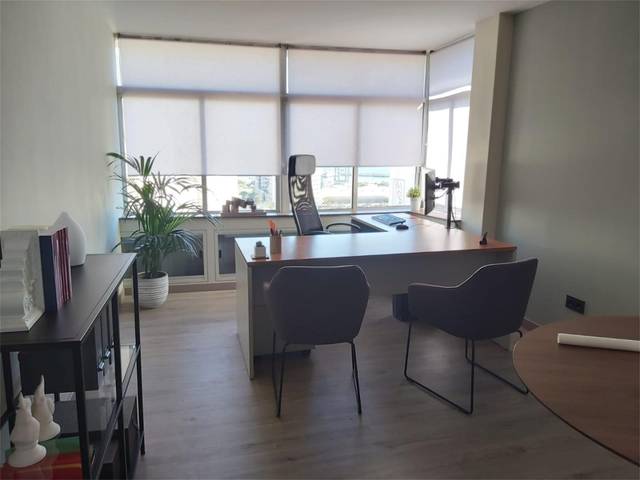 Oficina en Alquiler en La Salle - Cuatro Torres