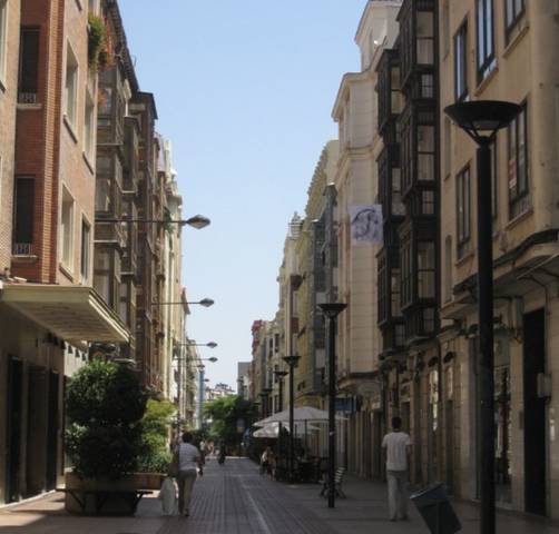 Local comercial en Venta en Calle Presidente Leopoldo Calvo Sotelo en Gran Via
