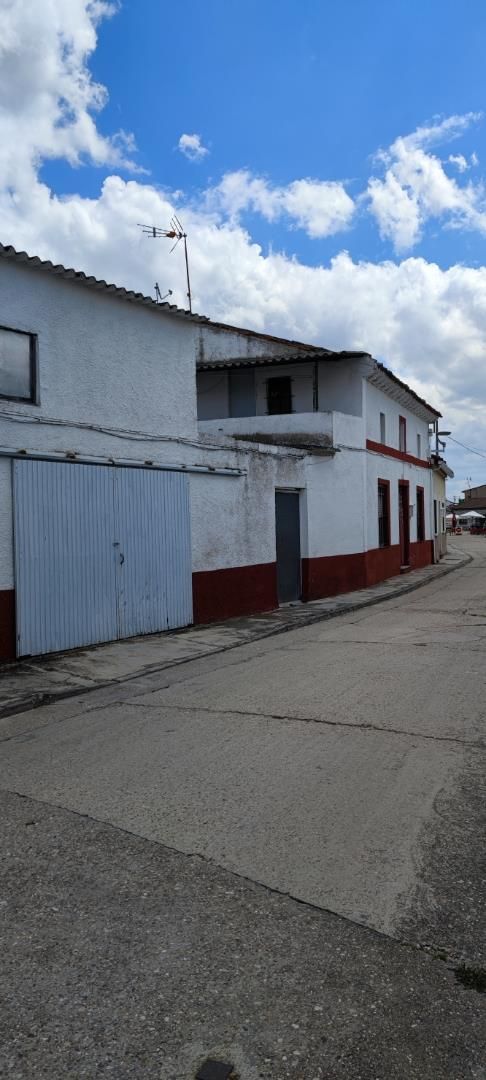 Exterior view of House or chalet for sale in Valdestillas  with Balcony