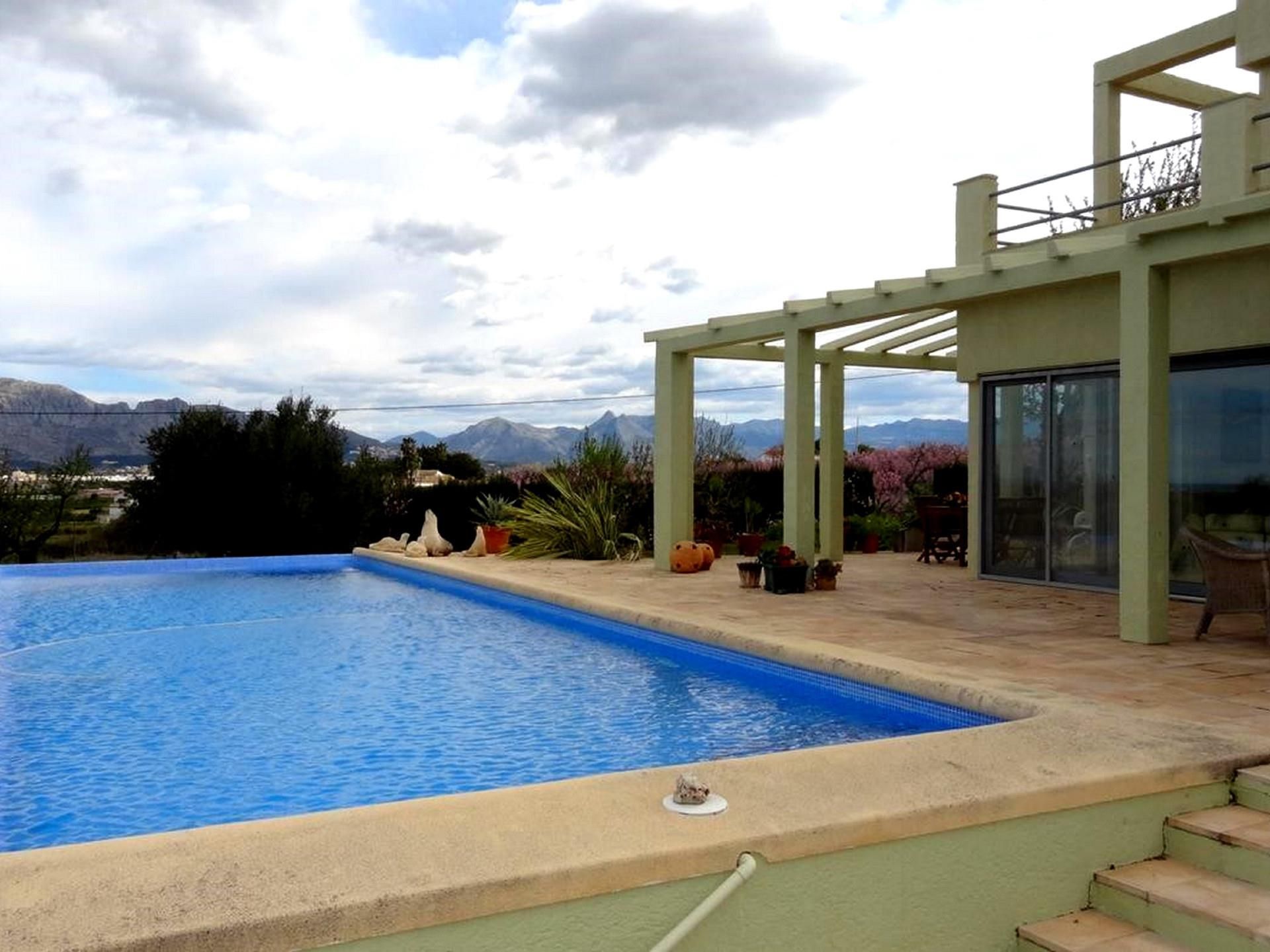 Swimming pool of Single-family semi-detached to rent in Pedreguer  with Air Conditioner, Heating and Private garden