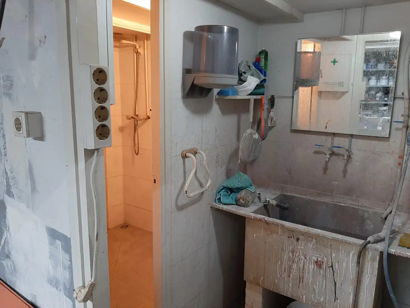 Kitchen of Garage for sale in Manresa
