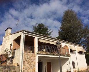 Vista exterior de Casa o xalet en venda en Garcihernández amb Terrassa