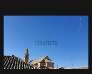 Vista exterior de Casa adosada en venda en Villacarrillo amb Aire condicionat, Terrassa i Piscina