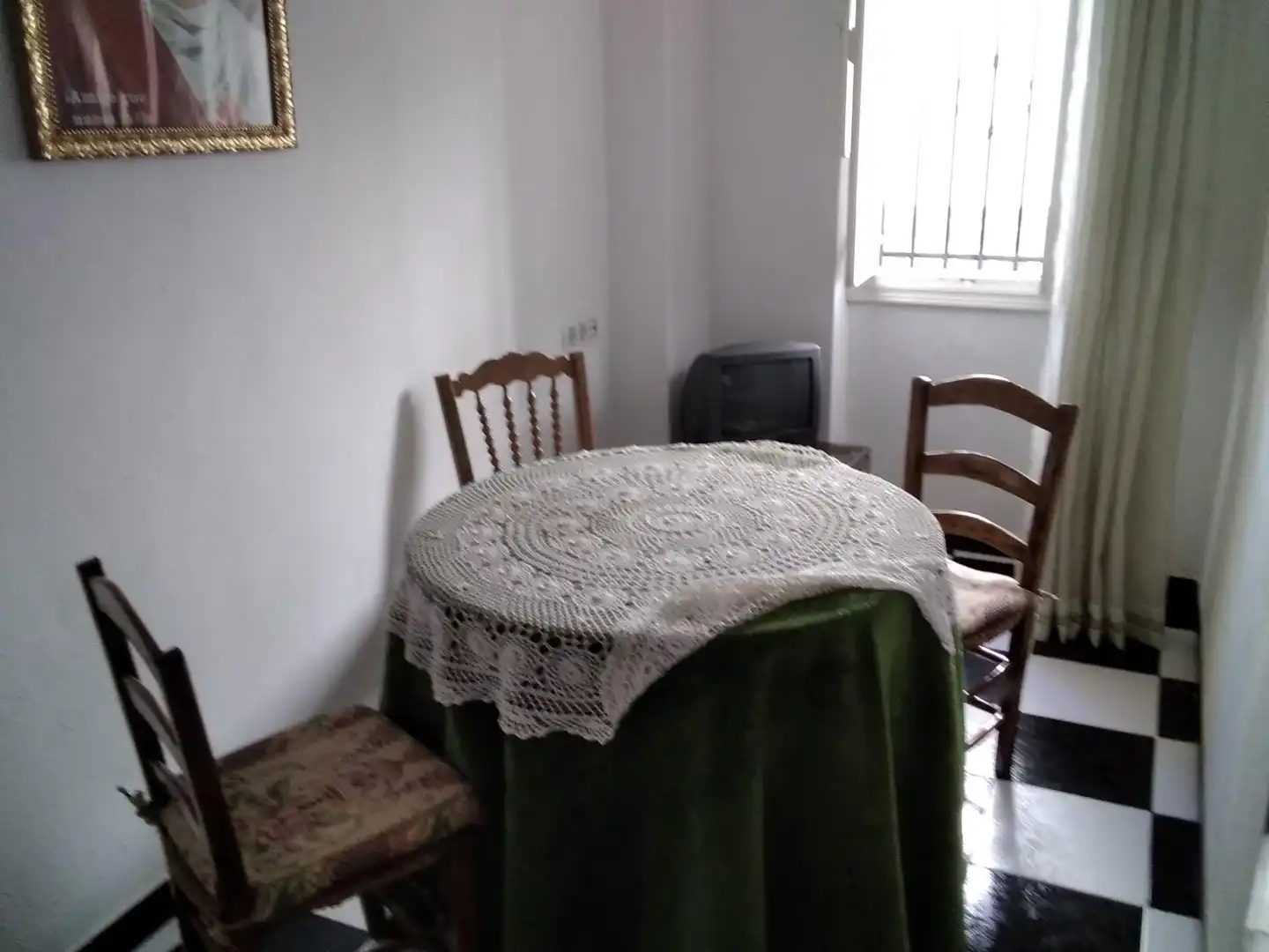 Casa adosada en venda a Calle San Juan, 24, Cuevas de San Marcos Menjador de Casa adosada en venda en Cuevas de San Marcos amb Moblat i Balcó