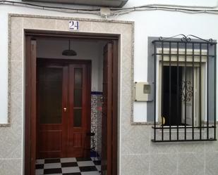 Casa adosada en venda en Cuevas de San Marcos amb Moblat i Balcó
