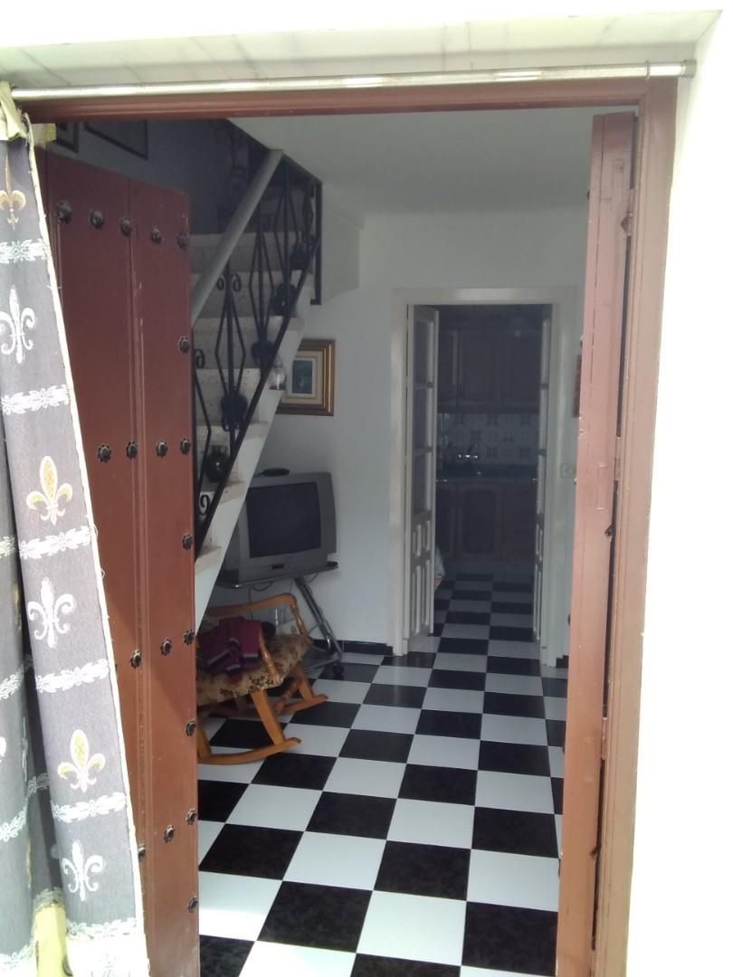 Casa adosada en venda en Cuevas de San Marcos amb Aire condicionat, Calefacció i Moblat