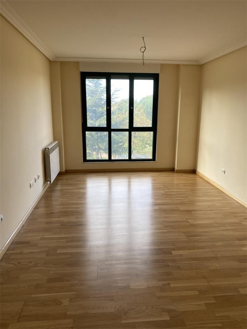Bedroom of Flat for sale in Salamanca Capital  with Parquet flooring and Oven