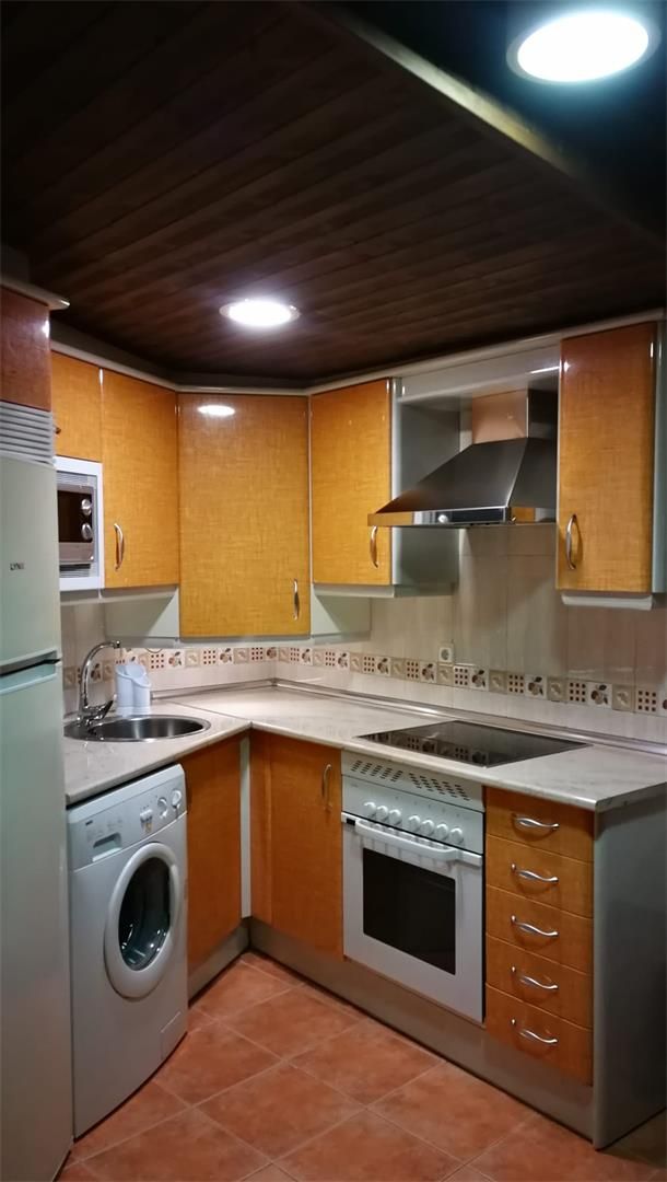 Kitchen of Flat for sale in Pedro Bernardo  with Heating, Furnished and Oven