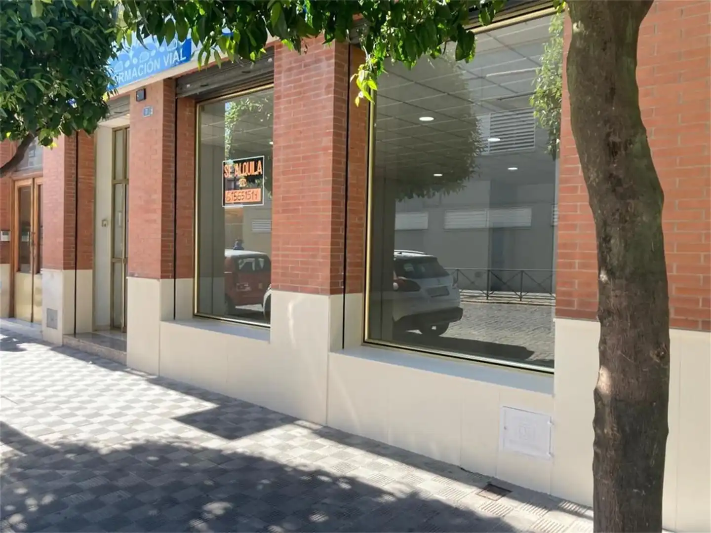 Geschaftsraum zur Miete in Avenida María Auxiliadora, Salesianos Außenansicht von Geschaftsraum zur Miete in Utrera mit Klimaanlage und Heizung