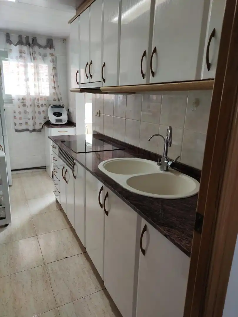 Küche von Wohnung zum Verkauf in Terrassa mit Klimaanlage und Balkon