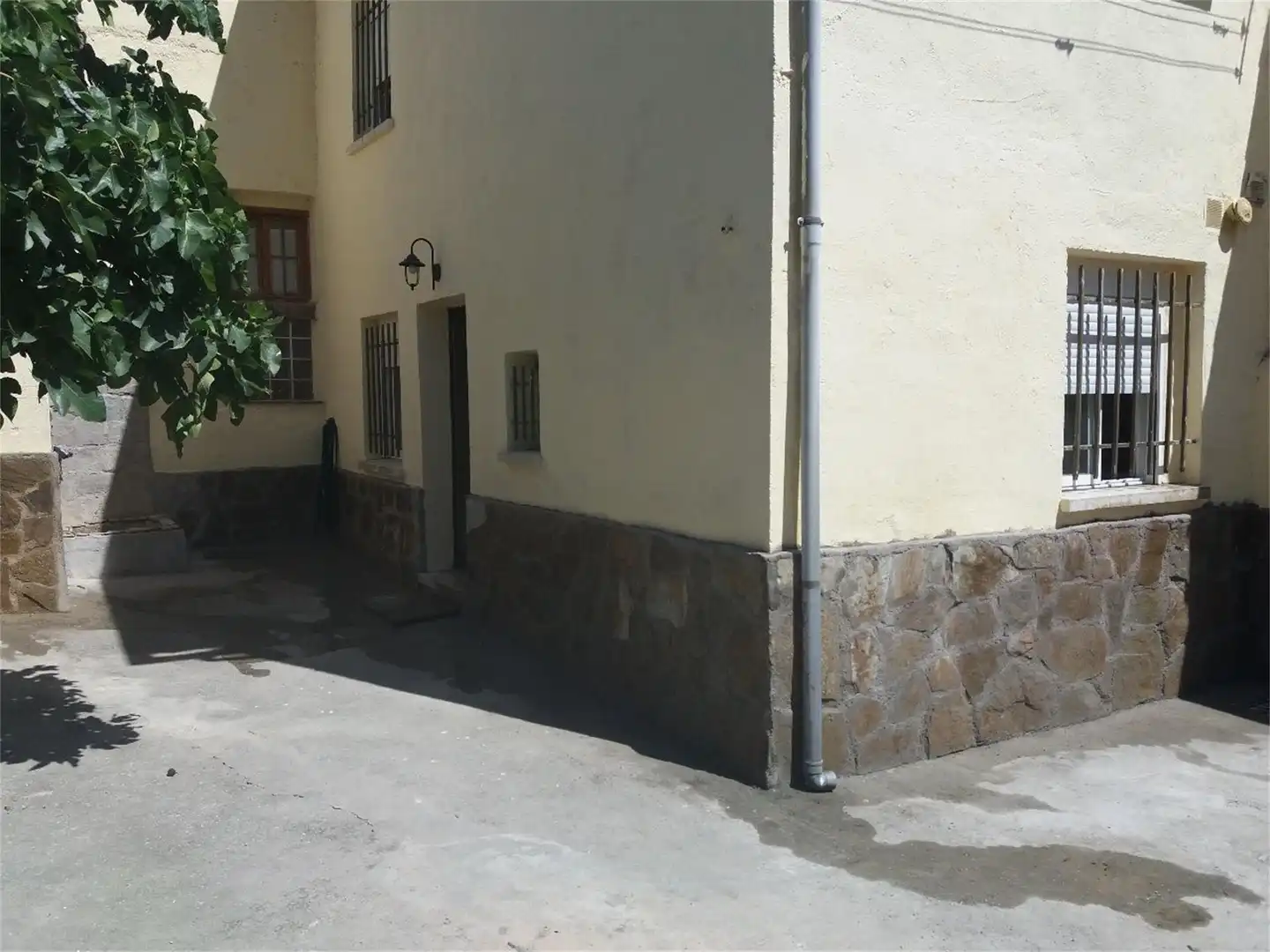 Vista exterior de Casa adosada en venta en Lanzahíta