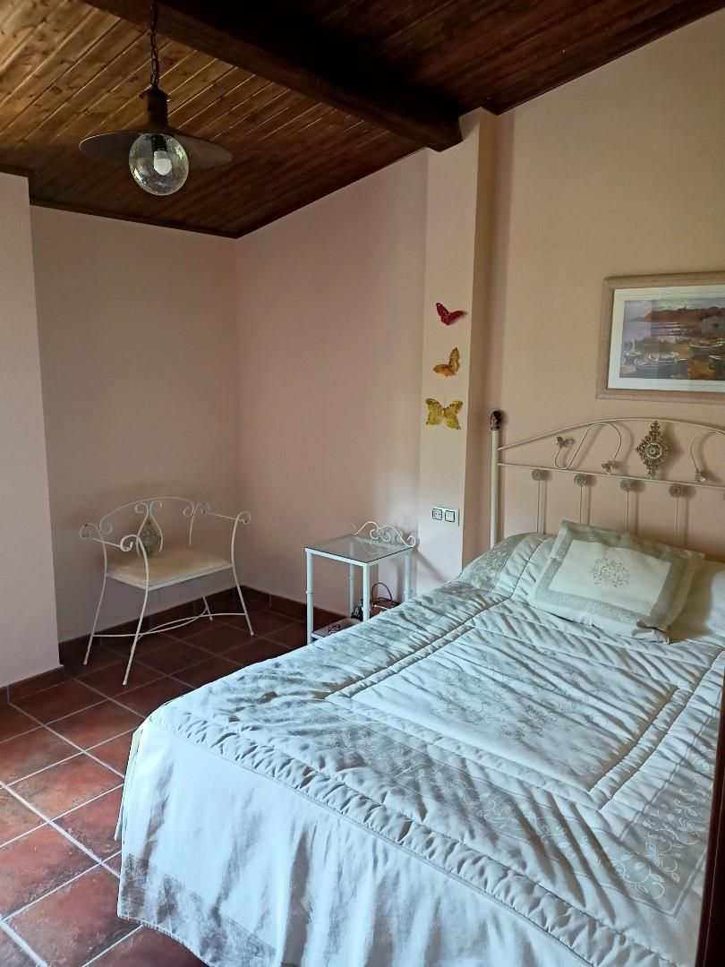 Dormitori de Casa o xalet en venda en Plasencia amb Jardí privat, Traster i Piscina