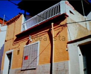 Vista exterior de Casa adosada en venda en Aliaguilla amb Terrassa