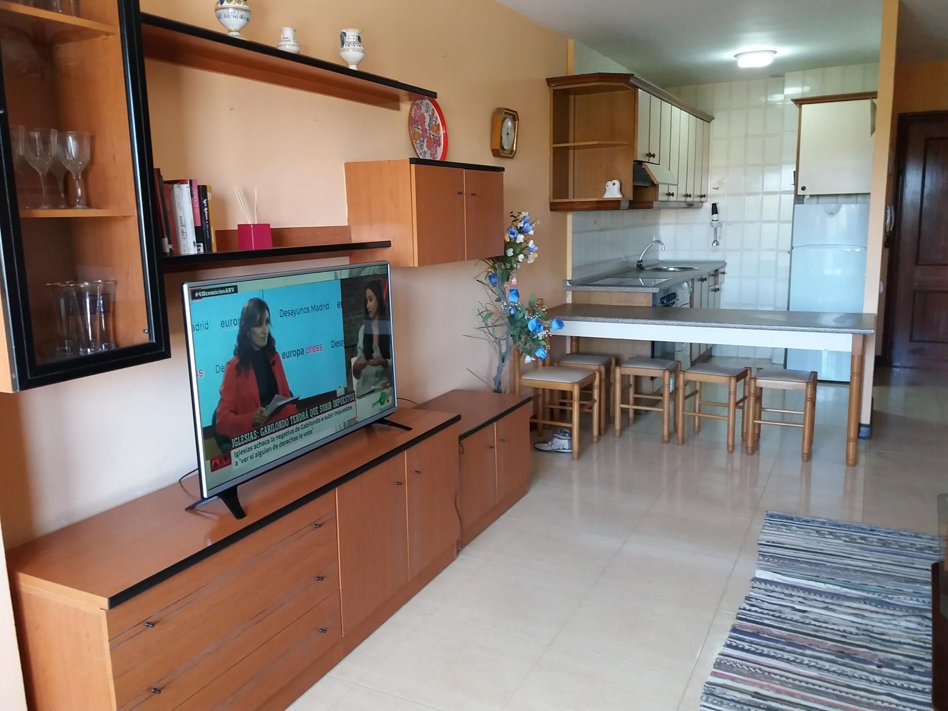 Sala d'estar de Dúplex de lloguer en Noja amb Terrassa, Traster i Moblat
