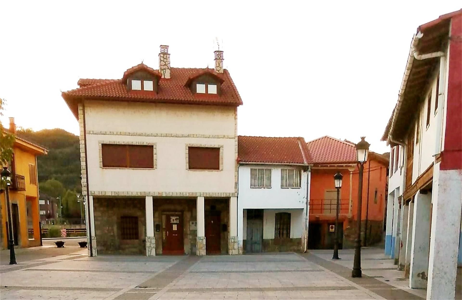 Exterior view of Single-family semi-detached for sale in La Pola de Gordón 