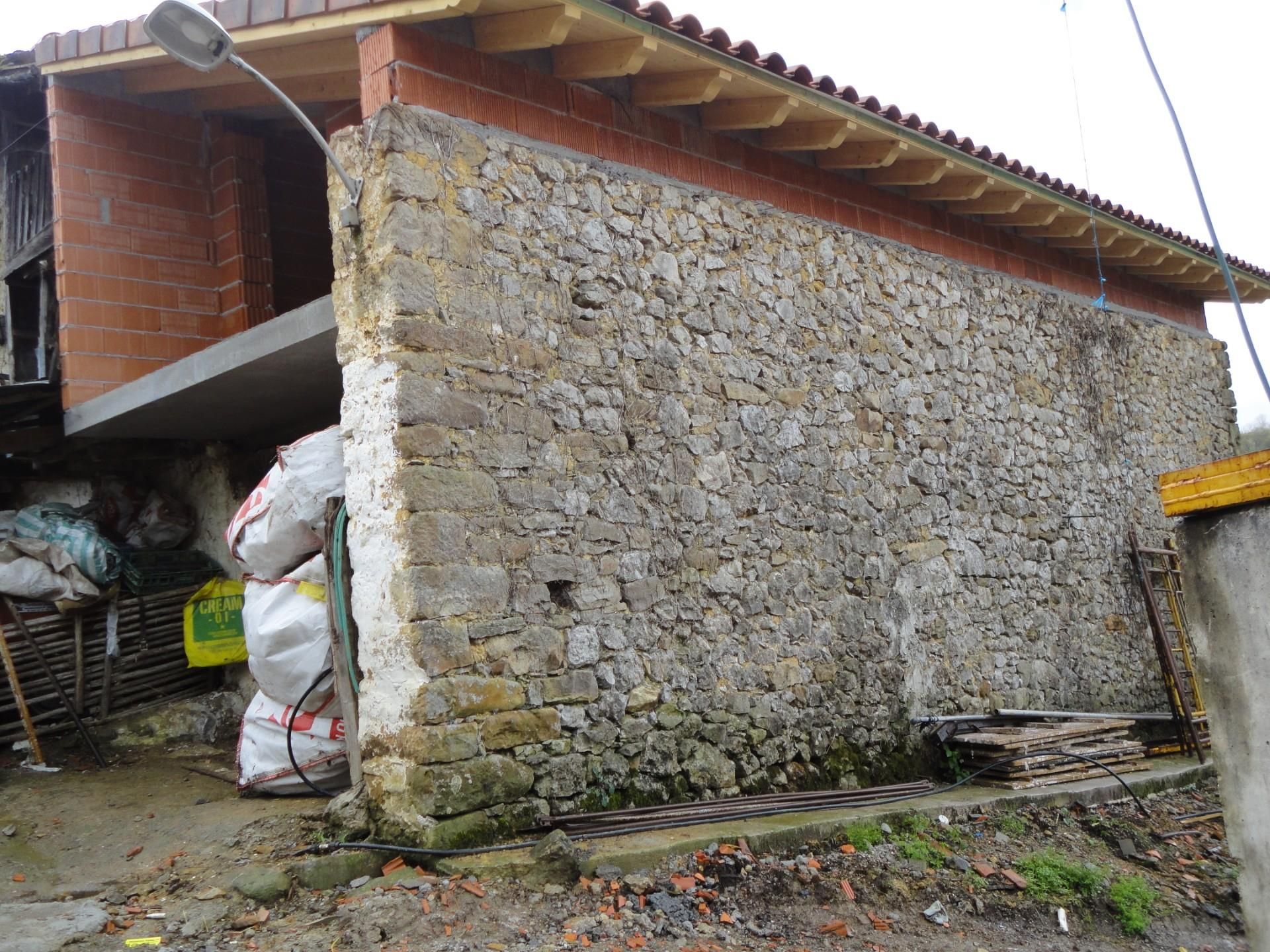 Vista exterior de Casa adosada en venda en Ampuero