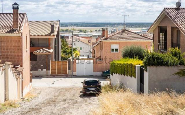 Terreno en Venta en Calle Navarriba en Íscar