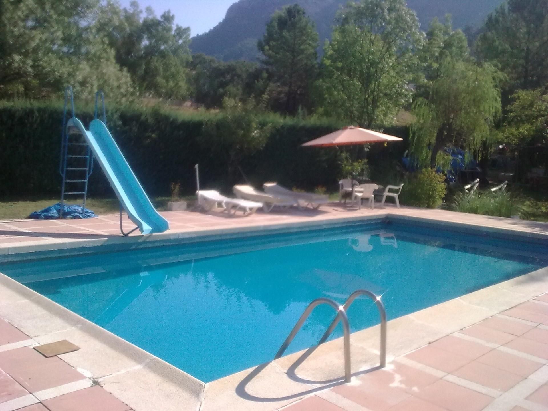 Houses for sale in Avenida del Guadalquivir, 18, La Iruela Swimming pool of Houses for sale in La Iruela with Air Conditioner, Heating and Private garden