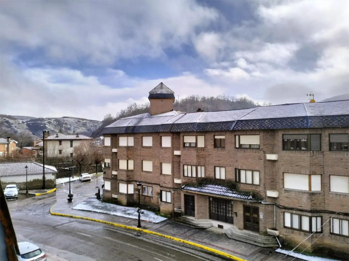 Außenansicht von Wohnung zum Verkauf in La Pola de Gordón  mit Balkon