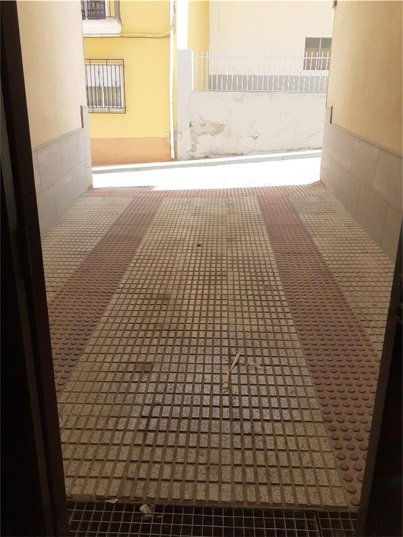 Exterior view of Garage for sale in Benalúa